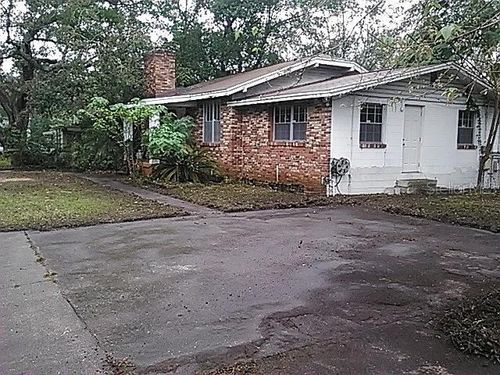 10006 N Mitchell Ave, Tampa, FL, 33612-8019 | Card Image