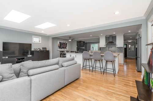 {{alt}} | Card Image