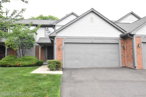 555 Winwood Ct, Walled Lake, MI, 48390-3581 | Card Image