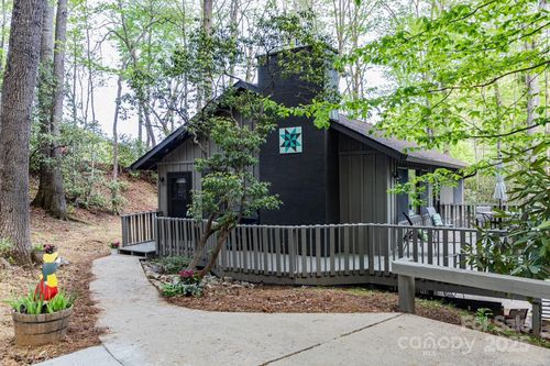 76 Creekside Dr, Maggie Valley, NC, 28751-9784 | Card Image