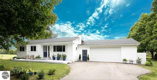 9600 Lake Leelanau Dr, Traverse City, MI, 49684-9521 | Card Image