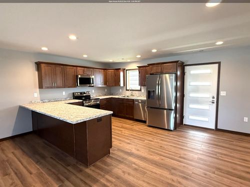 201 34th Ave W, Spencer, IA, 51301-2312 | Card Image