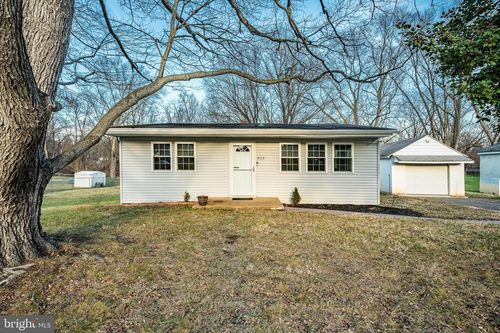 2117 Locust St, UPPER CHICHESTER, PA, 19061-3704 | Card Image