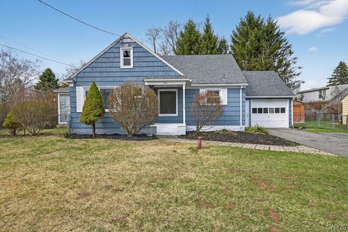 111 Church Pkwy, Syracuse, NY, 13212-2412 | Card Image