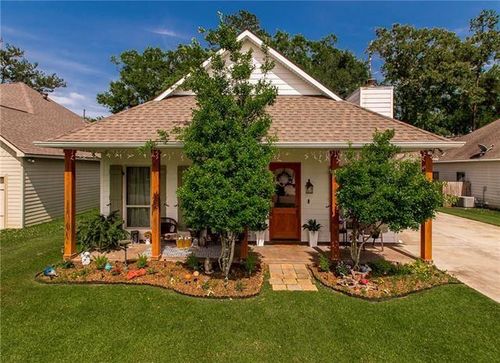 810 St Joseph Dr, Ponchatoula, LA, 70454-2515 | Card Image