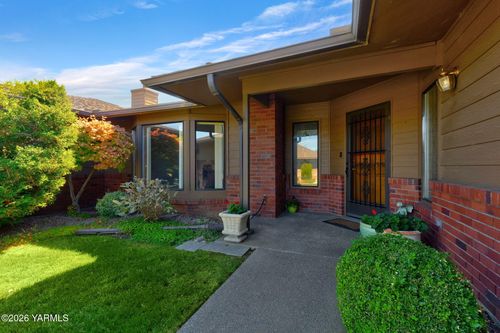 101 N 48th Ave, Yakima, WA, 98908-3175 | Card Image