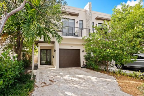 907 Ne 16th Ave, Fort Lauderdale, FL, 33304-4425 | Card Image