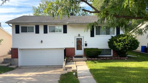 32 E Schubert Ave, Glendale Heights, IL, 60139-2022 | Card Image