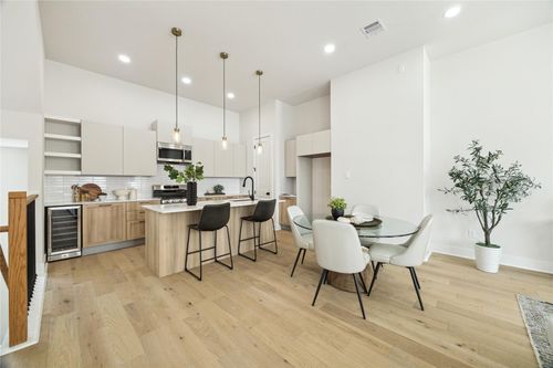 a-3911 Tulane St, Houston, TX, 77018-6619 | Card Image
