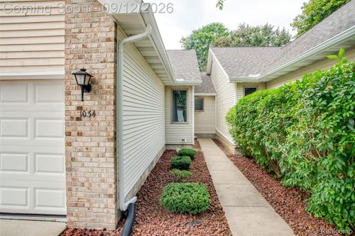 1034 Toni Dr, Davison, MI, 48423-2800 | Card Image
