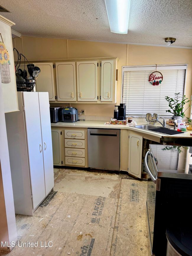 Kitchen | Image 24