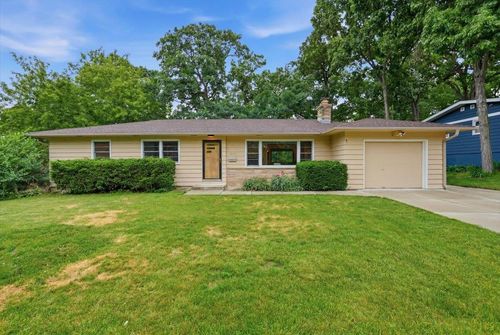 6105 Queens Way, Monona, WI, 53716 | Card Image