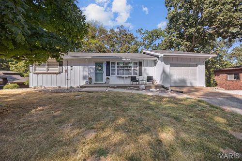 2 Bluebird Ln, Fenton, MO, 63026-5648 | Card Image