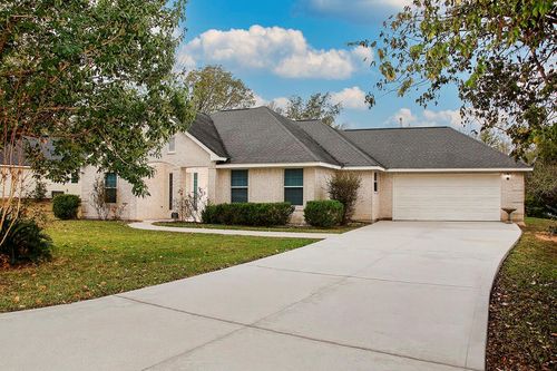 12121 N Ridgeway Dr, Willis, TX, 77318-5461 | Card Image