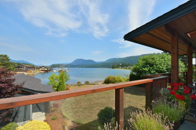 5672 Osprey Street, House other with 4 bedrooms, 3 bathrooms and null parking in Sechelt BC | Image 9