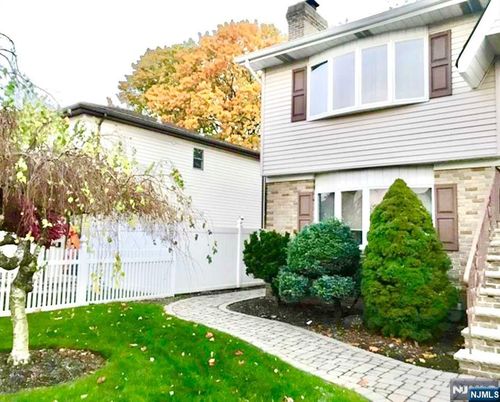 34 Willow Wood Ct, East Rutherford, NJ, 07073-1227 | Card Image