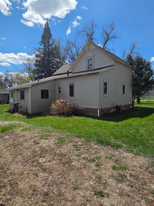103 Main St S, Leonard, ND, 58052-4007 | Card Image