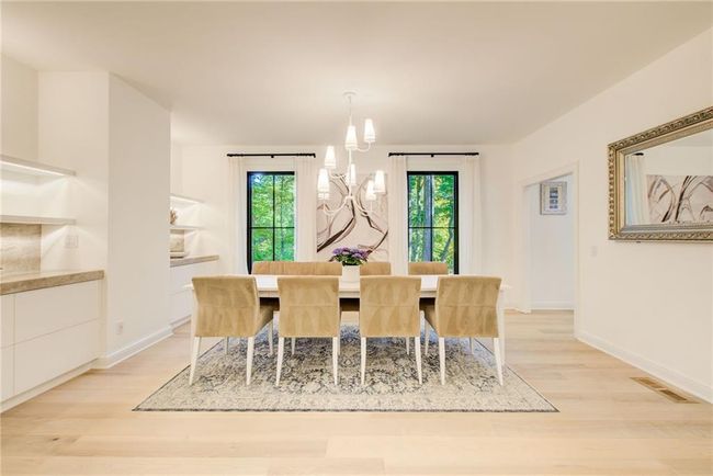 6090 River Chase Cir, House other with 4 bedrooms, 5 bathrooms and 2 parking in Sandy Springs GA | Image 5