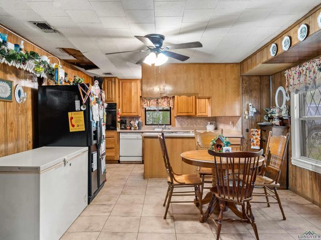 1213 E 1 St, House other with 3 bedrooms, 2 bathrooms and null parking in Hughes Springs TX | Image 11