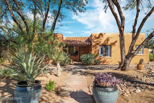 2821 E Lester St, Tucson, AZ, 85716-3041 | Card Image