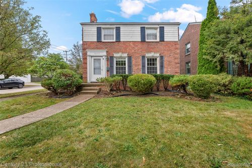 1677 Brys Dr, Grosse Pointe Woods, MI, 48236-1009 | Card Image