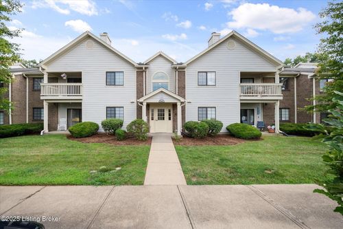 205-8402 Ambrosse Ln, Louisville, KY, 40299 | Card Image