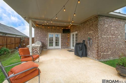6302 Soaring Dr, Gonzales, LA, 70737-8642 | Card Image