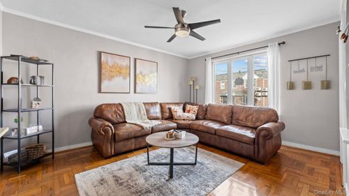 7338 52nd Rd, Maspeth, NY, 11378-1509 | Card Image