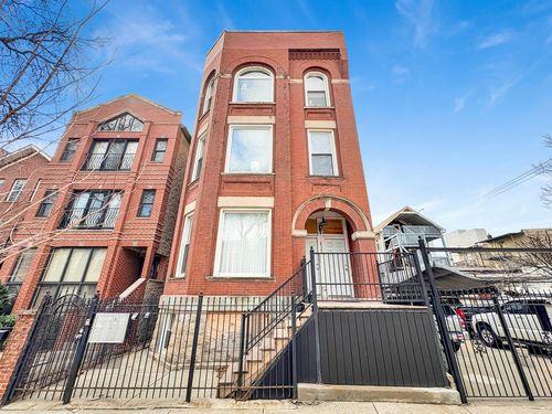 ch-2735 Potomac Ave, CHICAGO, IL, 60622-2884 | Card Image