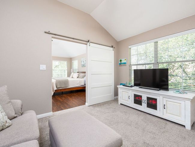 Private, owner's retreat living space. | Image 14