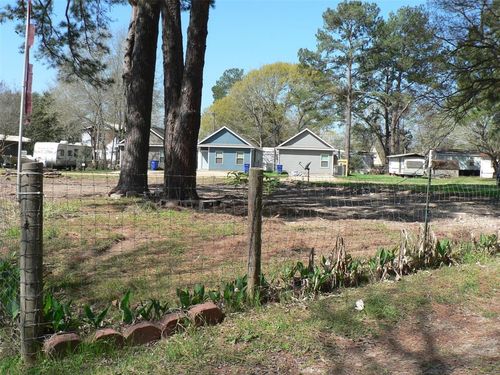 9090 Marigold St, Willis, TX, 77318-7266 | Card Image