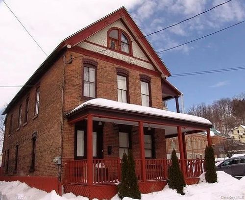 9 Kline St, Amsterdam, NY, 12010-5313 | Card Image