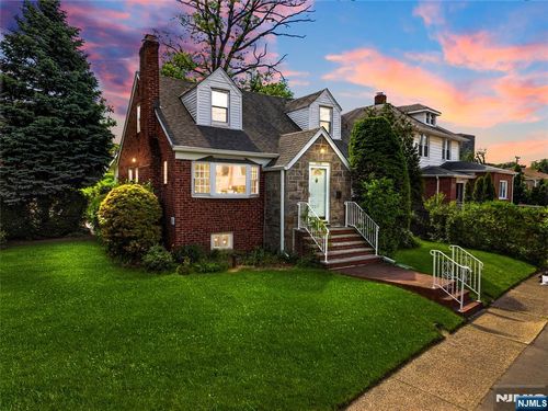 1028 Harvard Pl, Fort Lee, NJ, 07024-1542 | Card Image