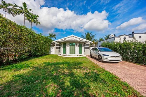 1523 Monroe St, Hollywood, FL, 33020-5532 | Card Image