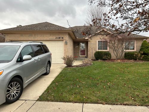 21878 E Sunset Dr, Macomb, MI, 48044-3715 | Card Image