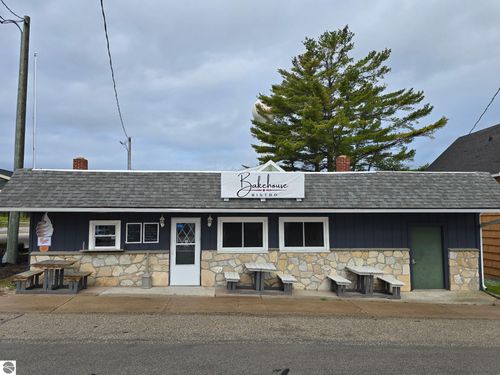 168 S Ontario St, De Tour Village, MI, 49725-5011 | Card Image