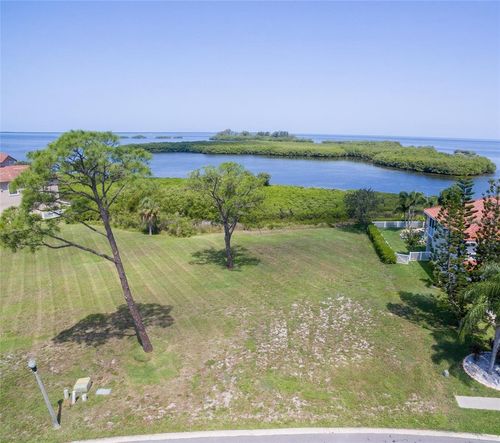 2063 N Pointe Alexis Dr, TARPON SPRINGS, FL, 34689-2049 | Card Image