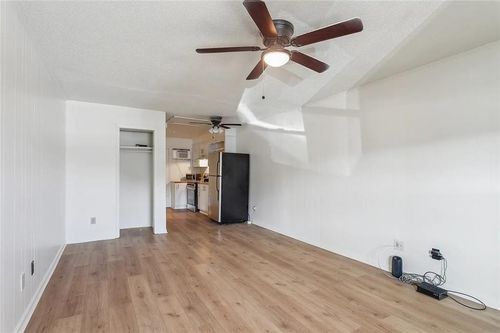 40063 I 55 Service Rd, Ponchatoula, LA, 70454-6401 | Card Image