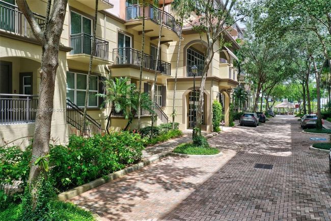 APT-305 - 2633 Ne 14 Th Ave, Condo with 2 bedrooms, 2 bathrooms and null parking in Wilton Manors FL | Image 23