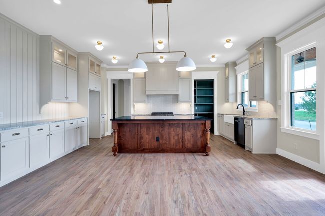 413 Dylan Way, House other with 3 bedrooms, 3 bathrooms and null parking in Midlothian TX | Image 7