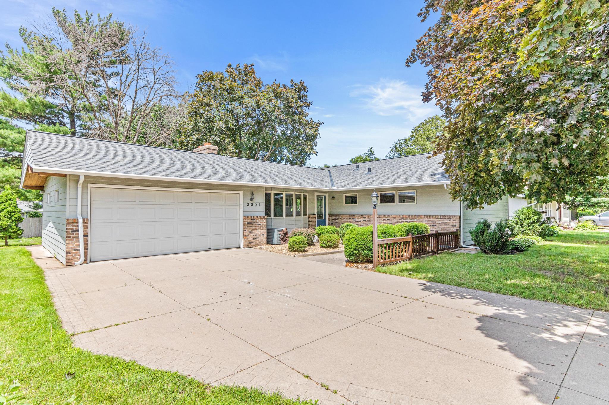 Arona St, Saint Paul, MN 55113