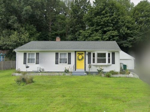 82 Patton Rd, Woonsocket, RI, 02895-3822 | Card Image