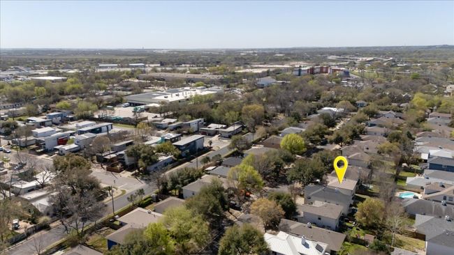 Aerial view with a residential view | Image 35