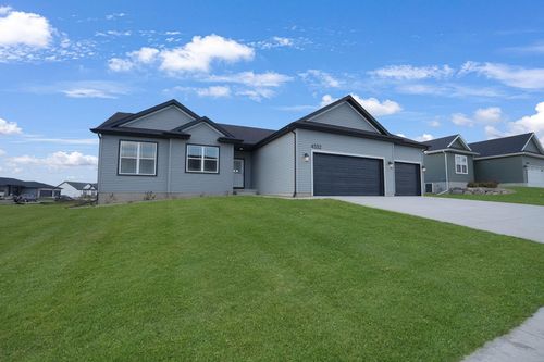 134 Sunbird Court, Waterloo, IA, 50701 | Card Image