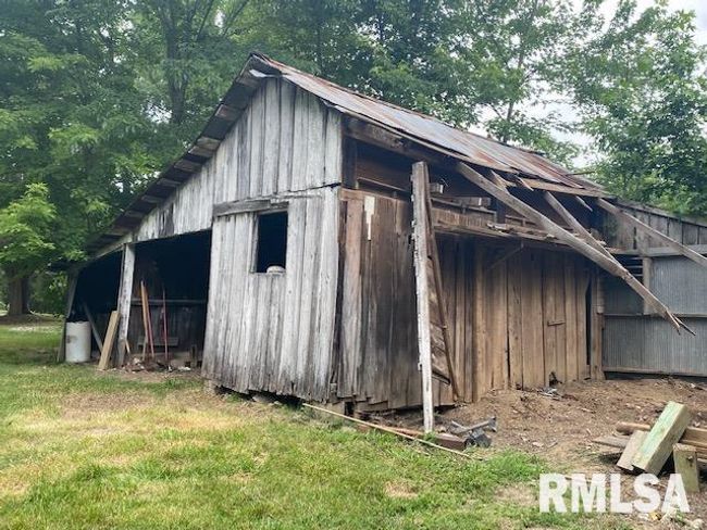 1072 Creal Springs Rd, House other with 2 bedrooms, 2 bathrooms and null parking in Creal Springs IL | Image 10