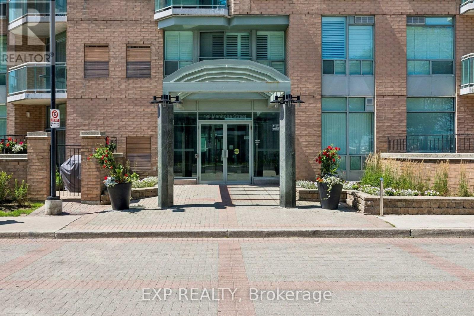 Residential in Toronto (Mimico) 2