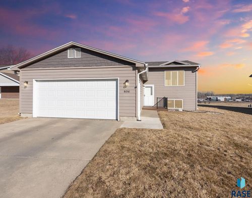 8016 W Browning St, Sioux Falls, SD, 57106-7799 | Card Image