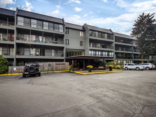 206-45 Eagle Crest Dr, Lake Oswego, OR, 97035-1049 | Card Image