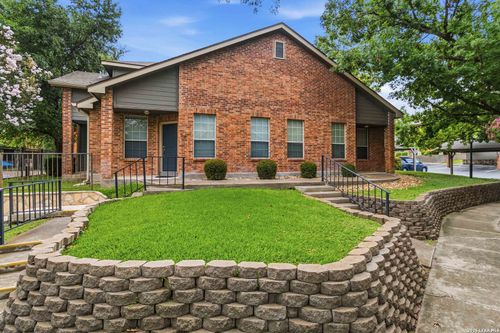 74-74 Chapel Hill Cir, San Antonio, TX, 78240-3903 | Card Image