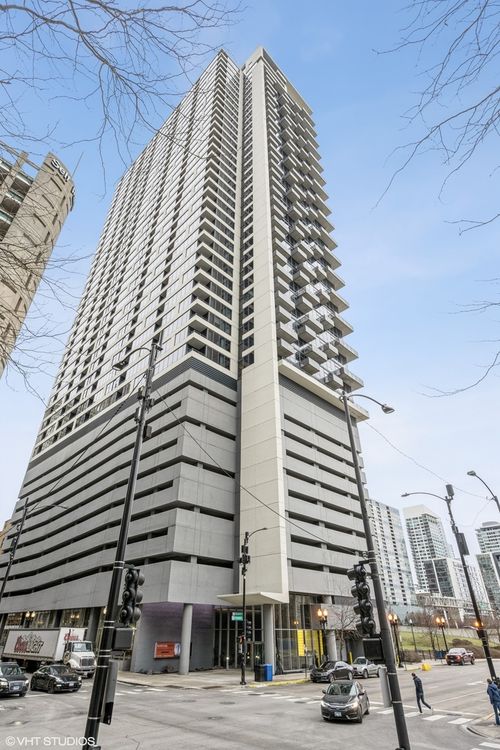 unit-1705-235 W Van Buren St, Chicago, IL, 60607-3932 | Card Image